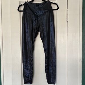 Halara Shiny Blue Black V-Waist Leggings